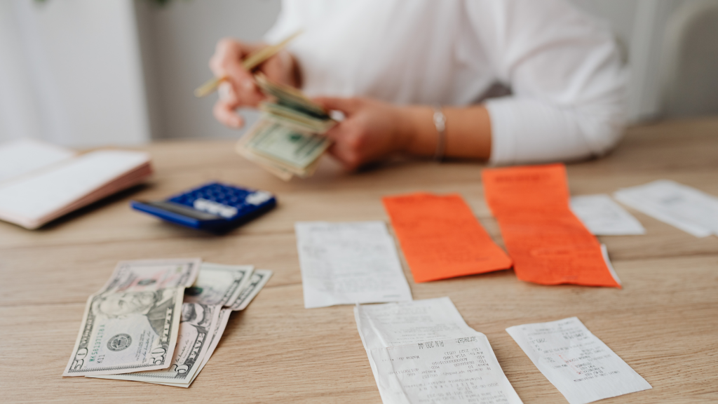 In-house vs Outsourced Debt Collection: Which is Better?